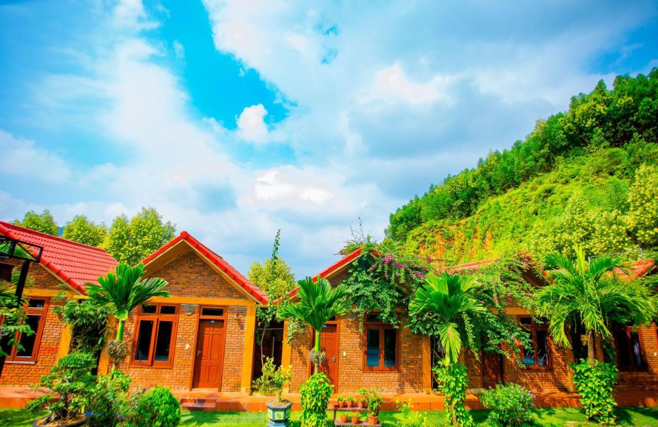 Phong Nha Hillside View Bungalow Exterior photo