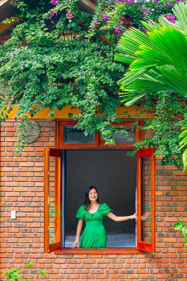 Phong Nha Hillside View Bungalow Exterior photo